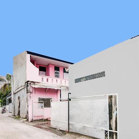 Spot On 91858 Raja Homestay Syariah Pakanbaru Exteriör bild