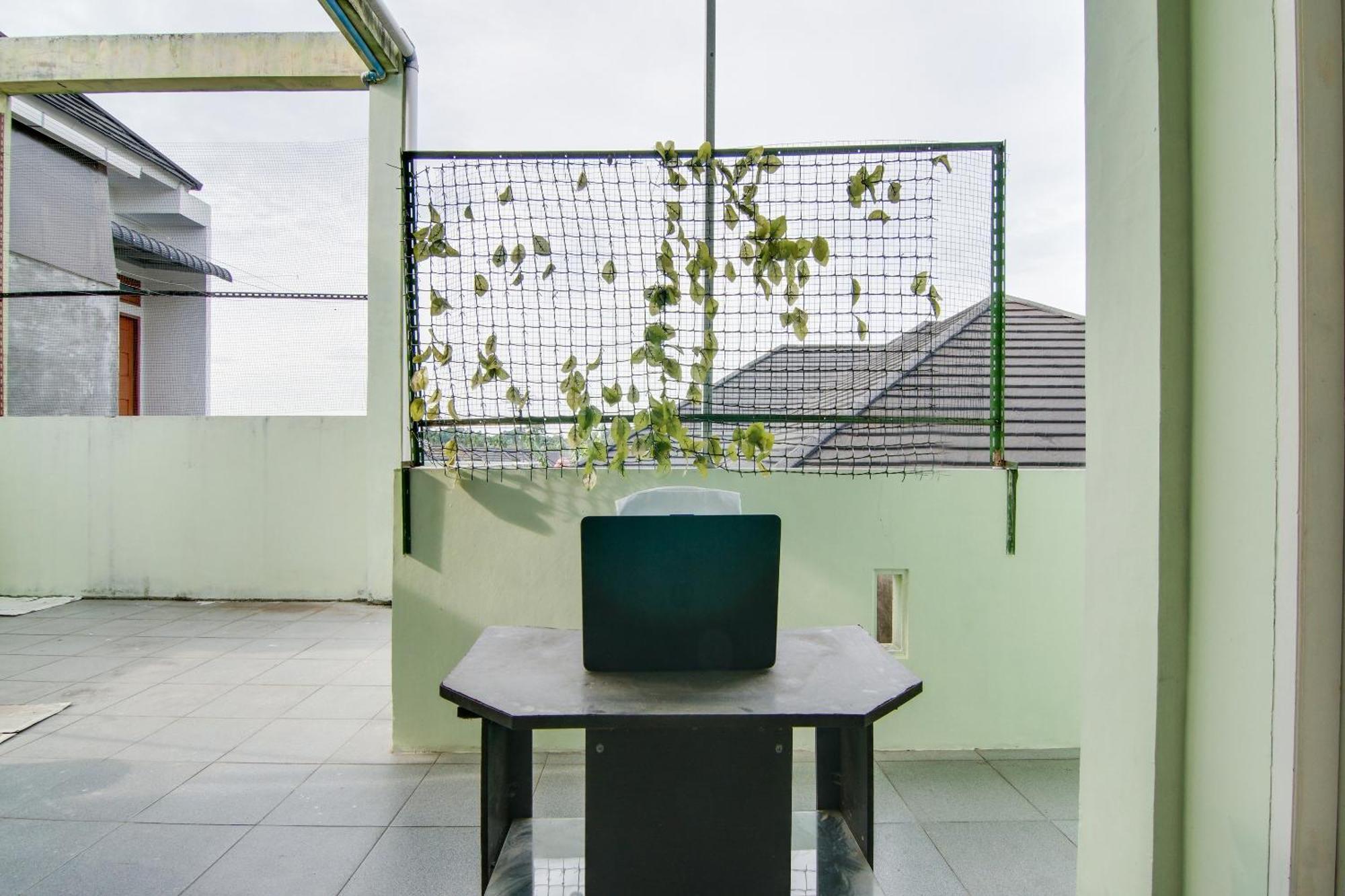Spot On 91858 Raja Homestay Syariah Pakanbaru Exteriör bild