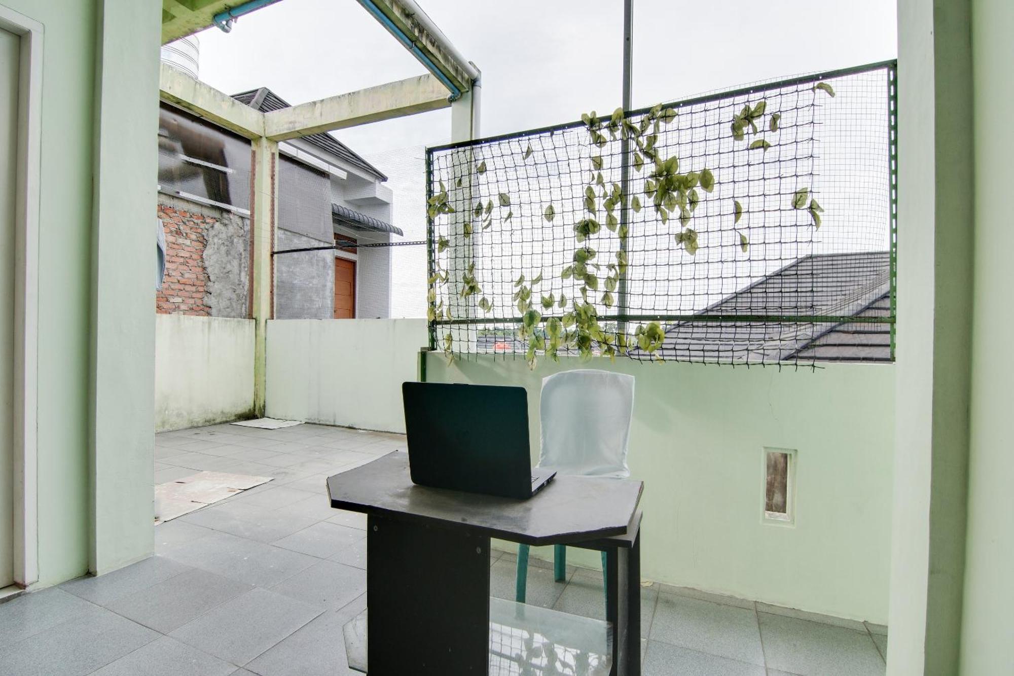 Spot On 91858 Raja Homestay Syariah Pakanbaru Exteriör bild