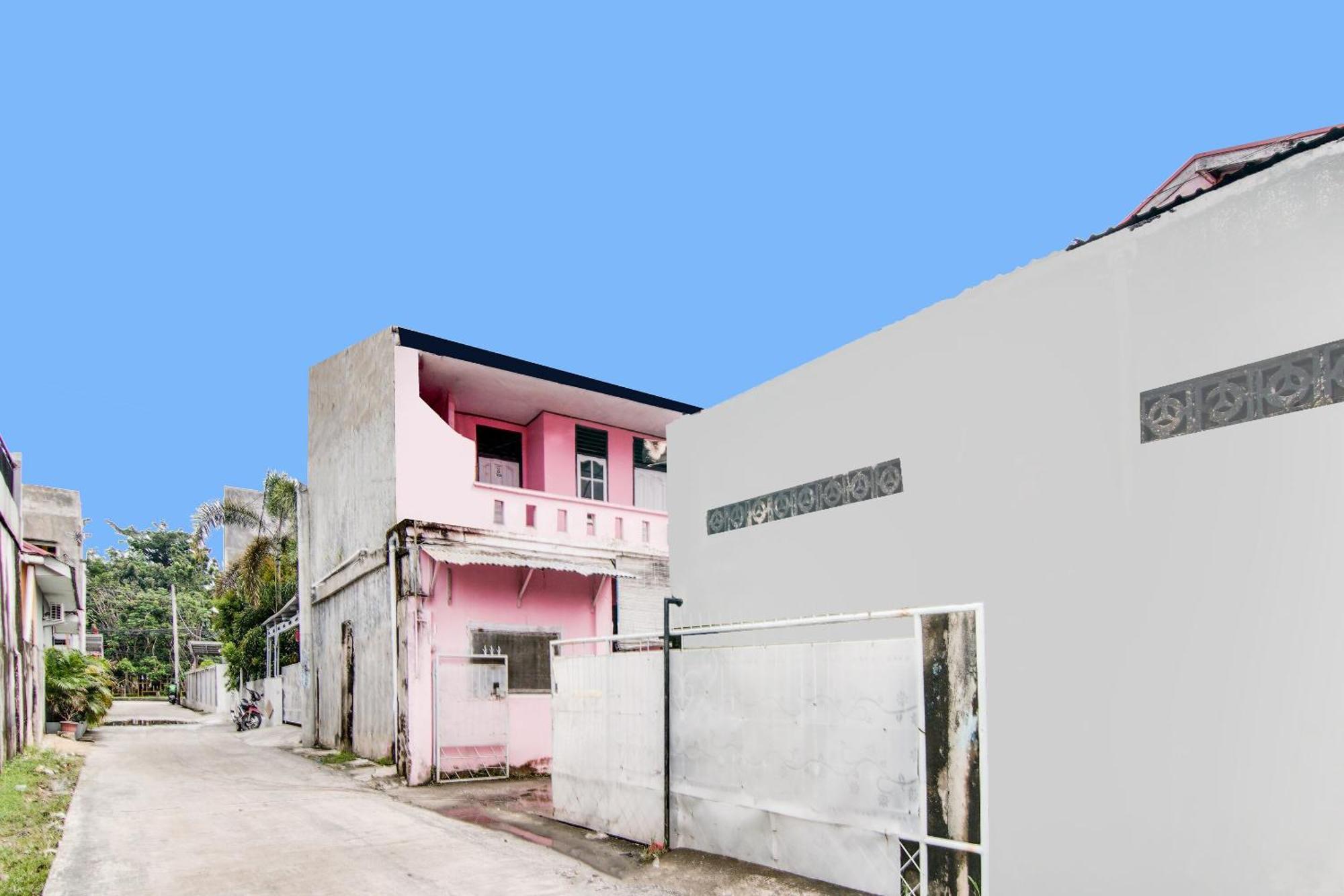 Spot On 91858 Raja Homestay Syariah Pakanbaru Exteriör bild