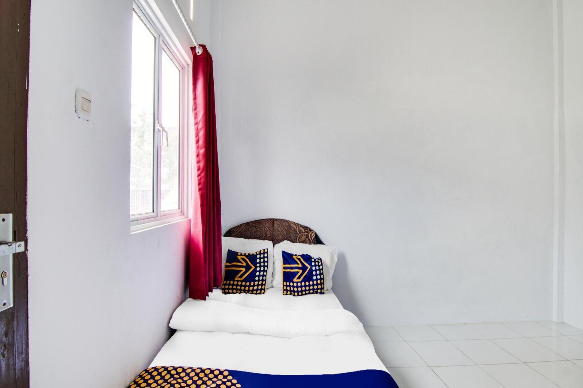 Spot On 91858 Raja Homestay Syariah Pakanbaru Exteriör bild