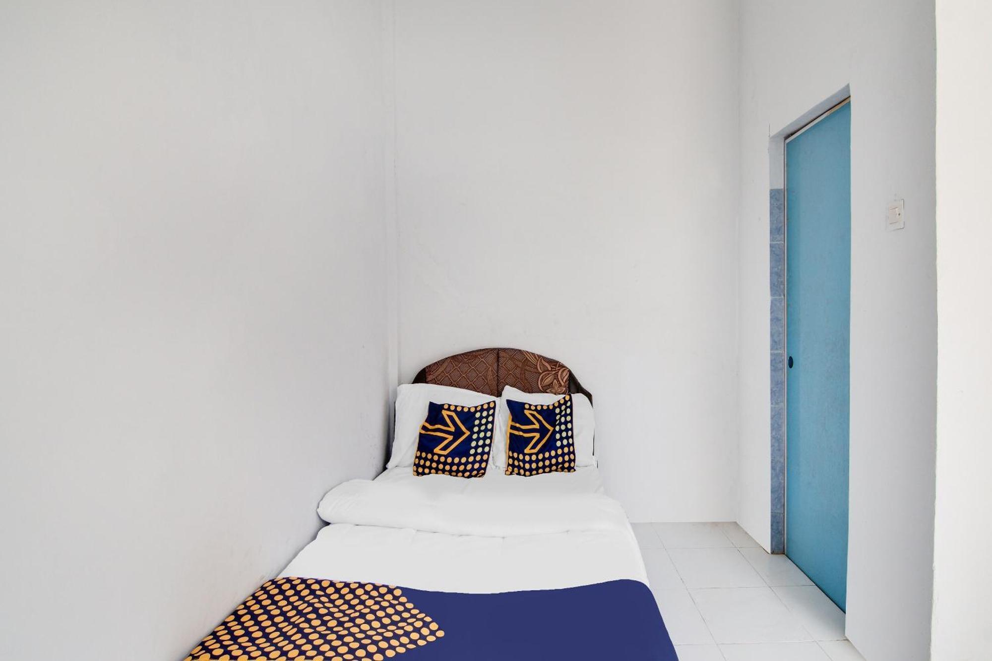 Spot On 91858 Raja Homestay Syariah Pakanbaru Exteriör bild
