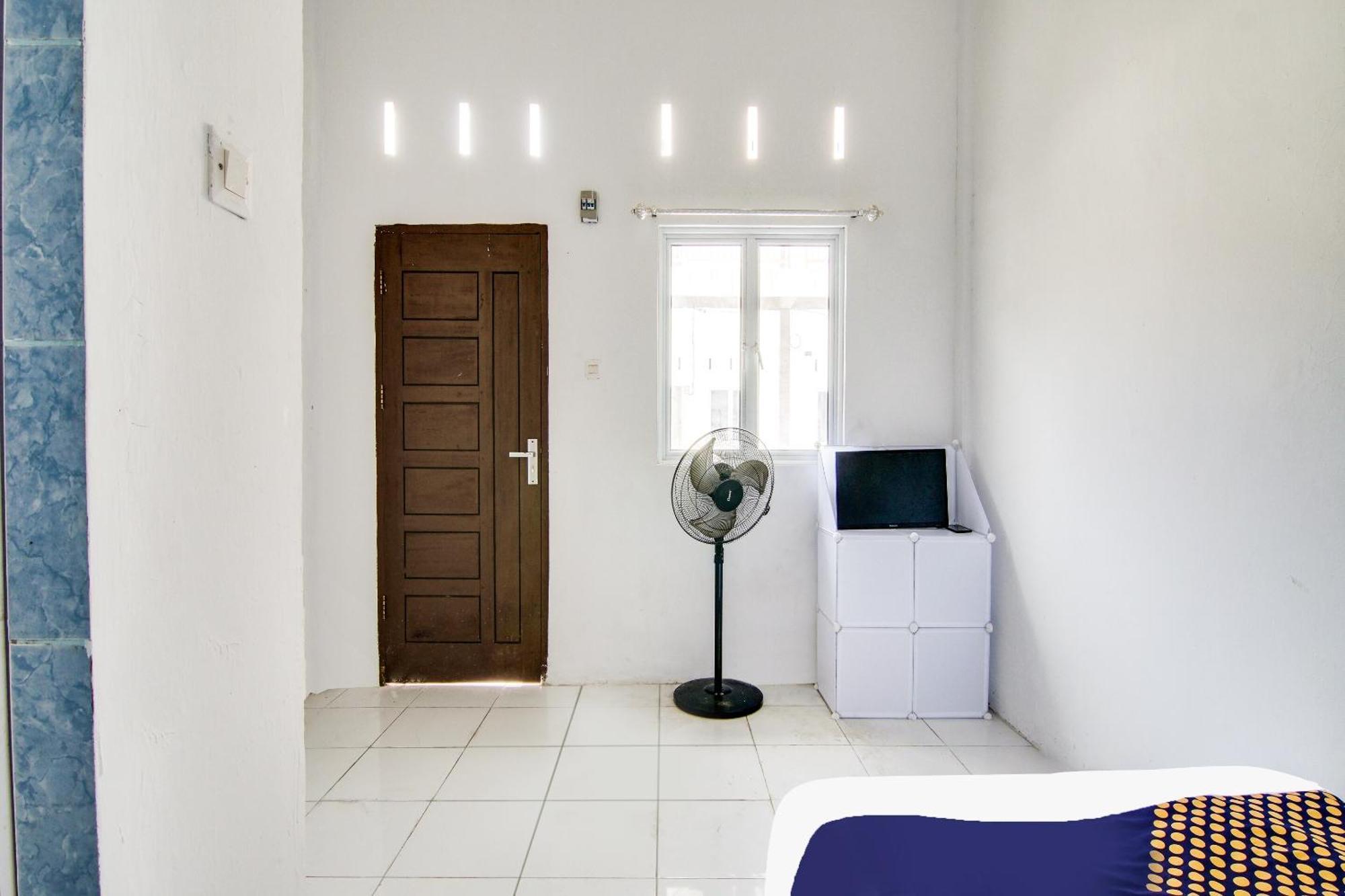 Spot On 91858 Raja Homestay Syariah Pakanbaru Exteriör bild