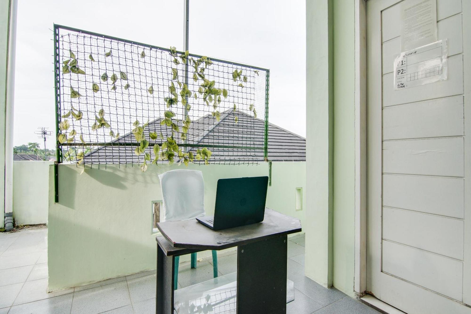 Spot On 91858 Raja Homestay Syariah Pakanbaru Exteriör bild