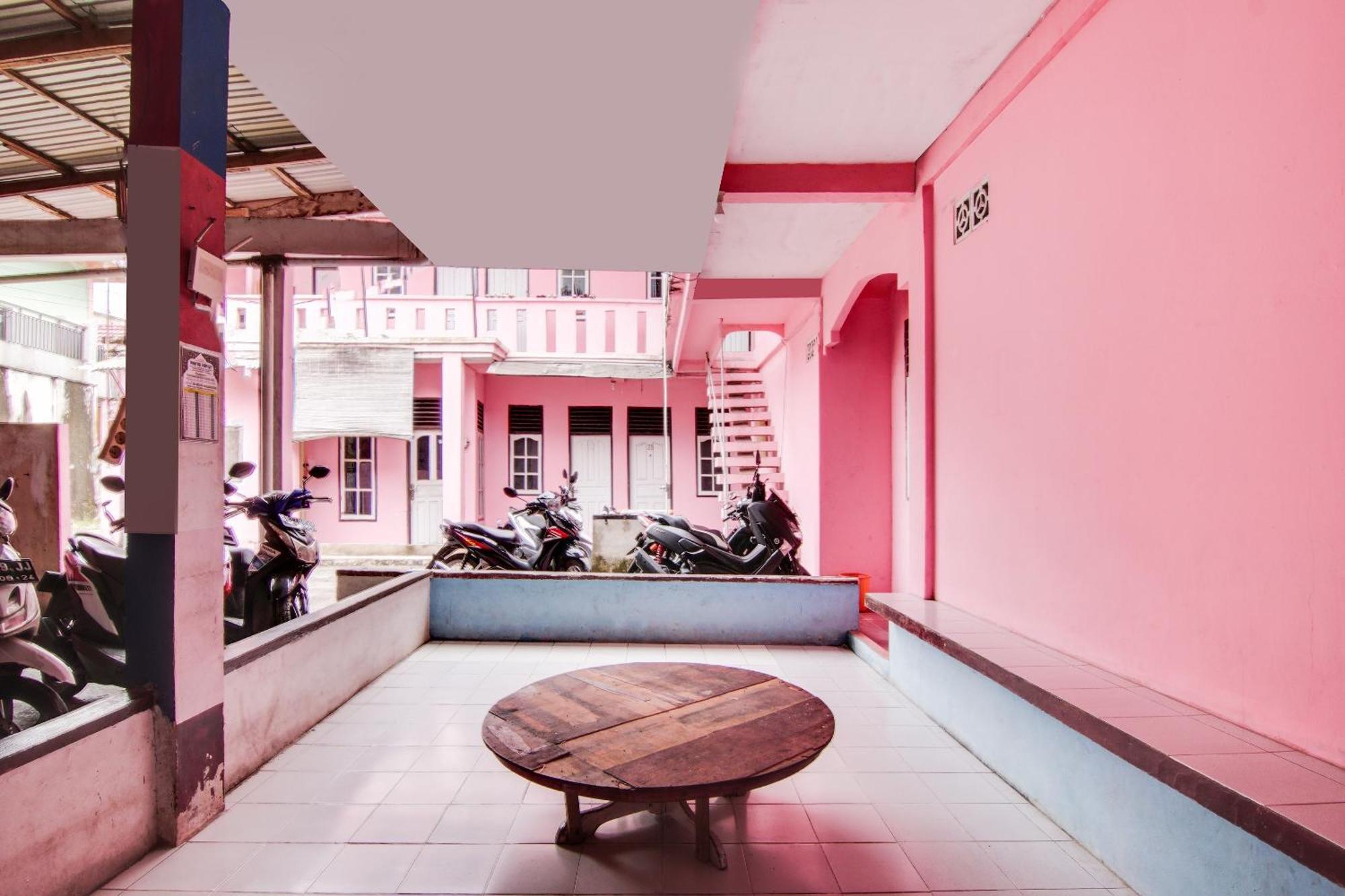 Spot On 91858 Raja Homestay Syariah Pakanbaru Exteriör bild