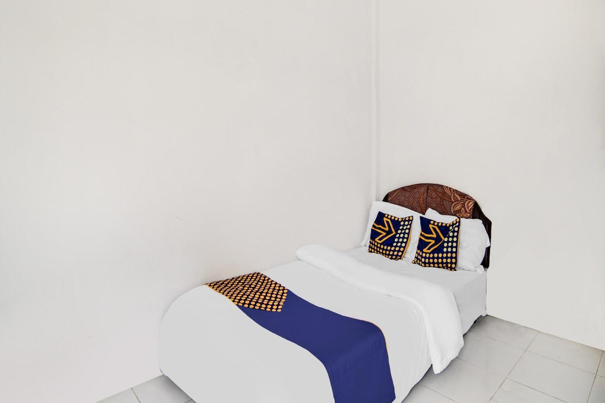 Spot On 91858 Raja Homestay Syariah Pakanbaru Exteriör bild